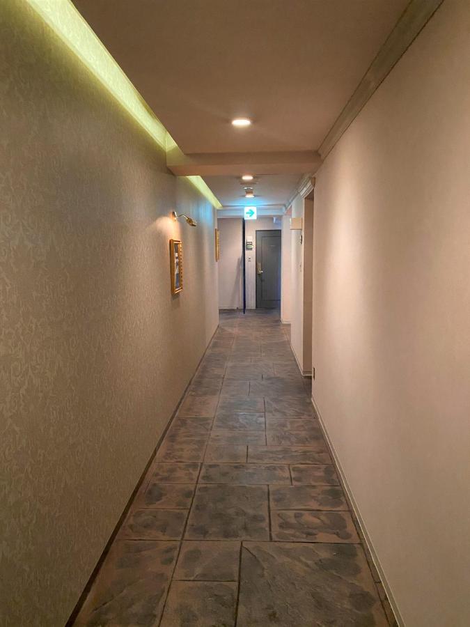 Hotel Regent (Adults Only) Нагоя Екстериор снимка